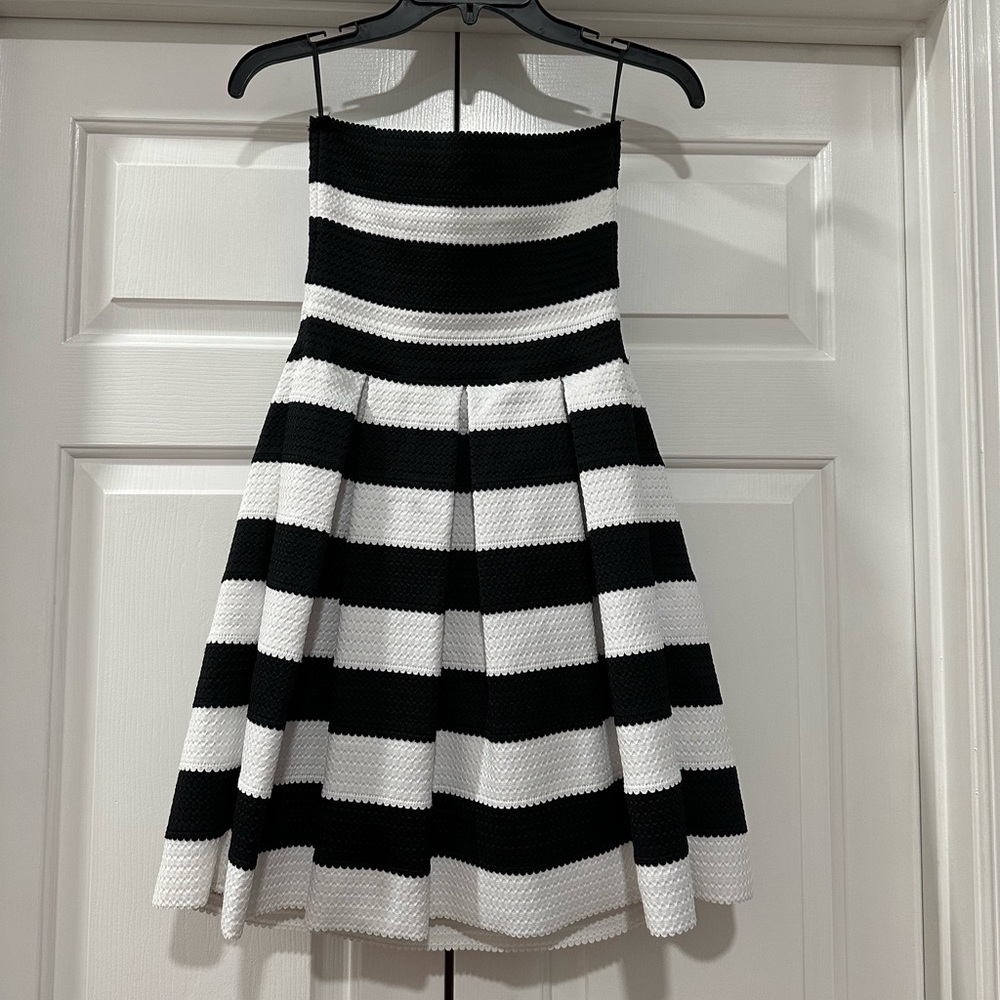 Black and white strapless dress